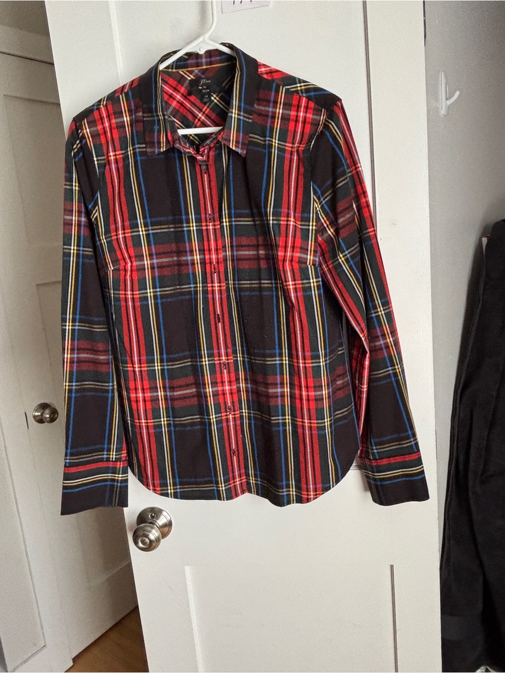 Red & Black Plaid Button-Up Shirt - Classic Long Sleeve